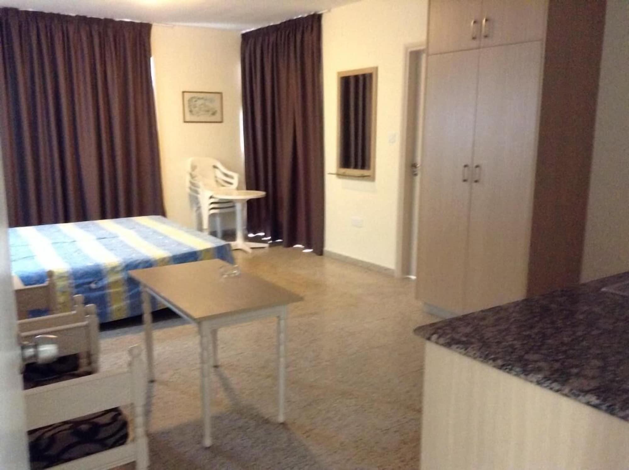 Christabelle Hotel Apartments Ayia Napa Esterno foto