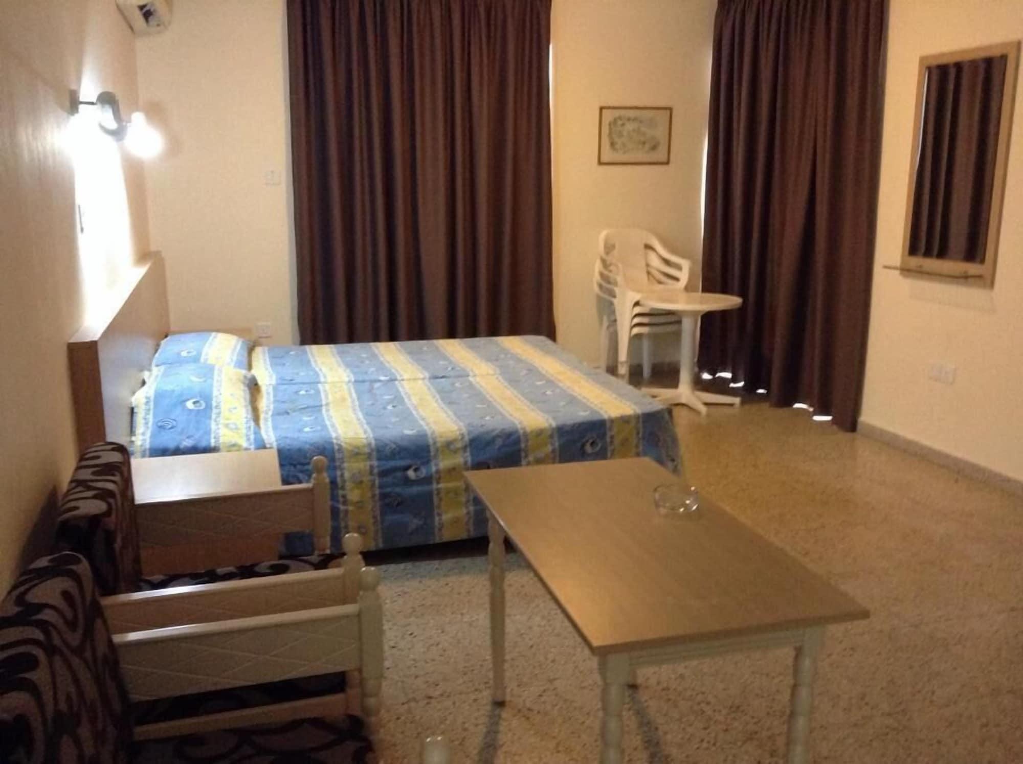Christabelle Hotel Apartments Ayia Napa Esterno foto