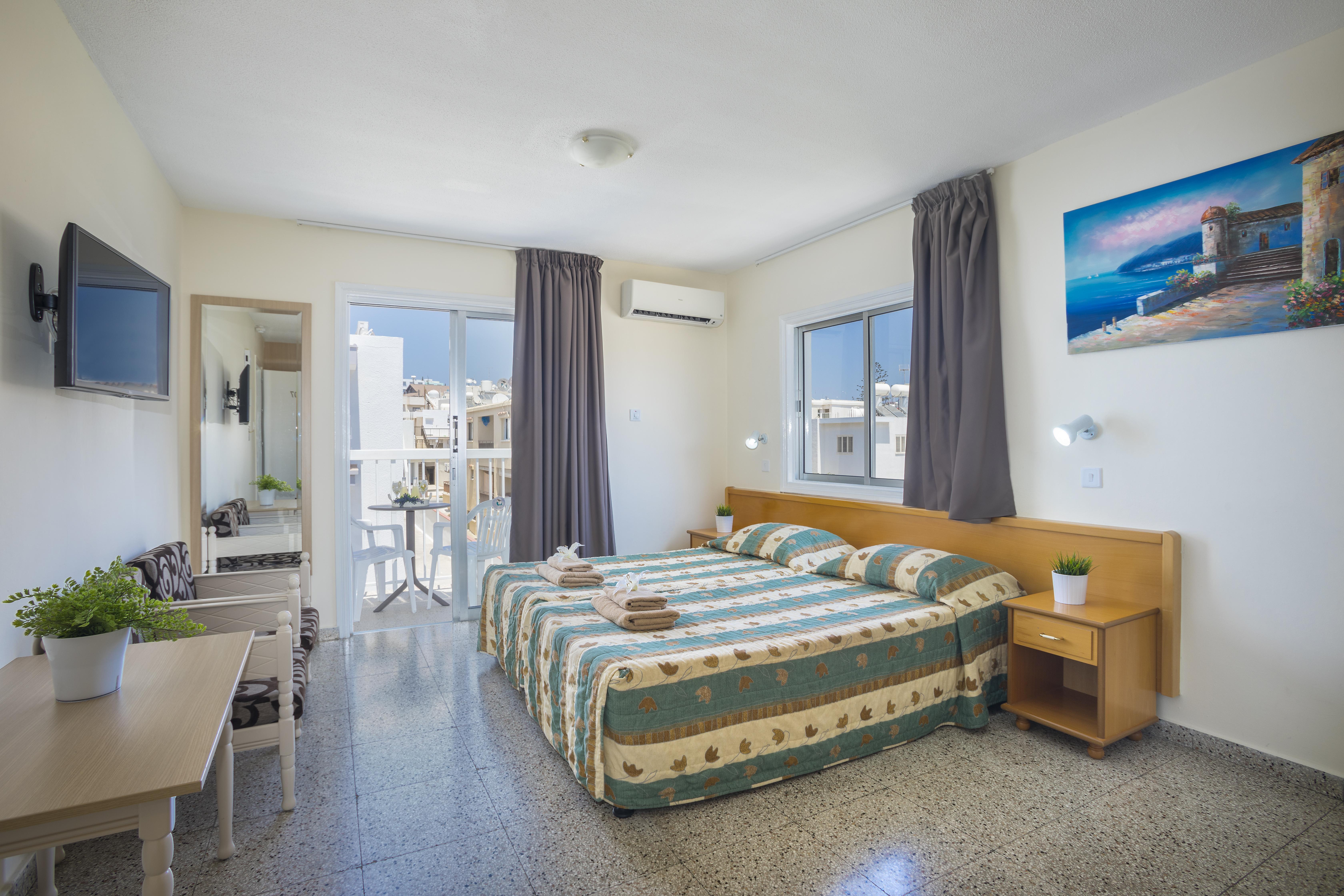 Christabelle Hotel Apartments Ayia Napa Esterno foto