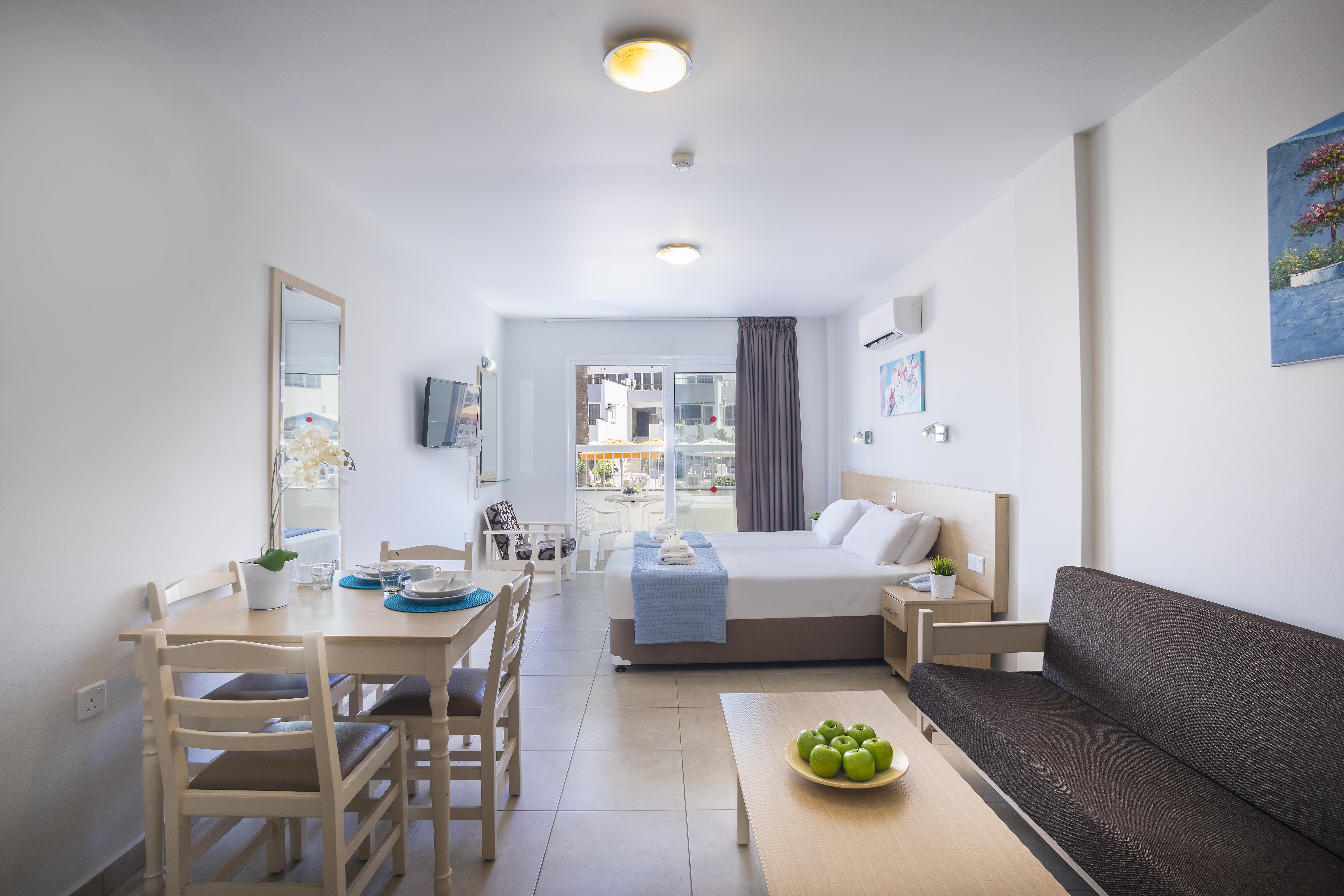 Christabelle Hotel Apartments Ayia Napa Esterno foto