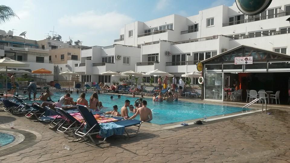 Christabelle Hotel Apartments Ayia Napa Esterno foto