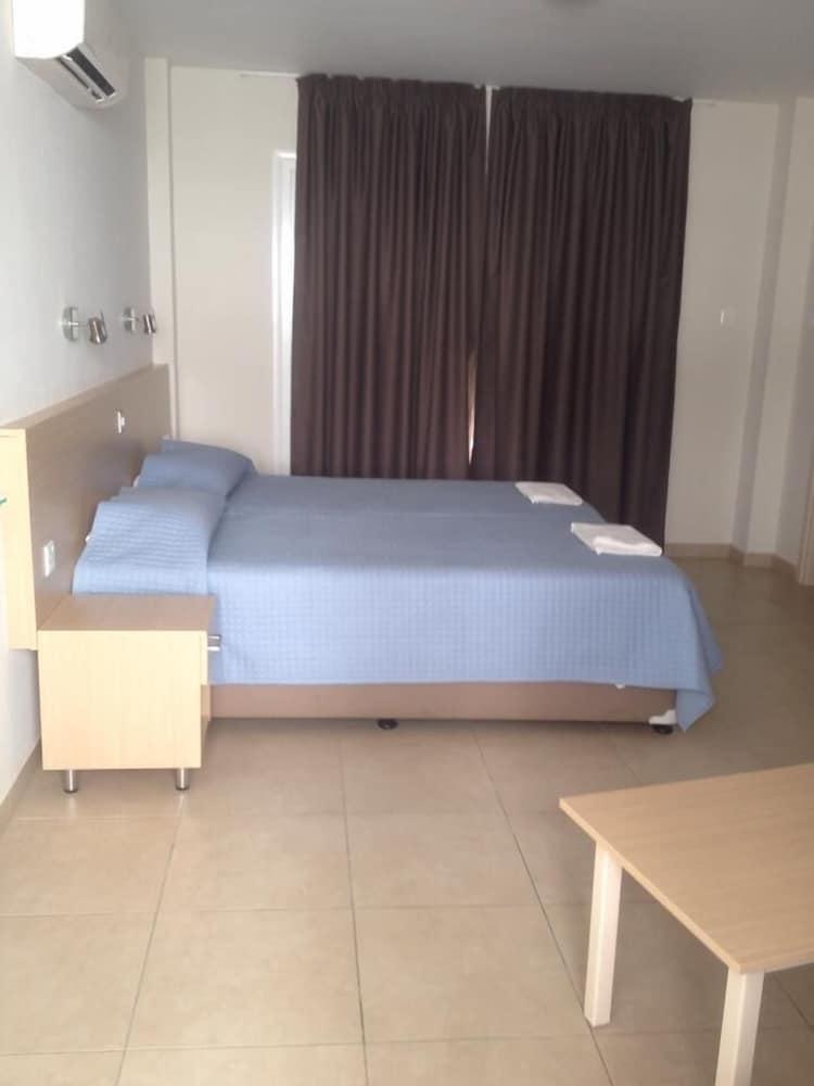 Christabelle Hotel Apartments Ayia Napa Esterno foto