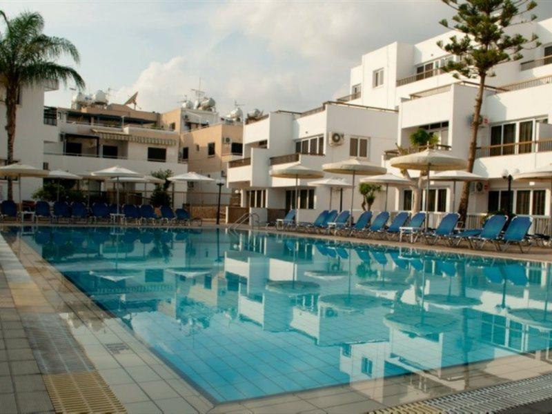 Christabelle Hotel Apartments Ayia Napa Esterno foto
